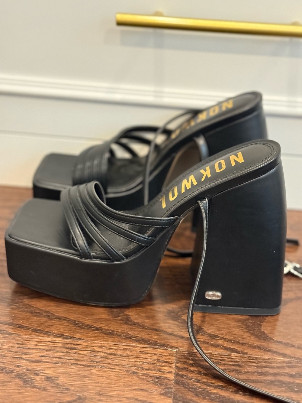 Nokwol Lulu Black Platform Block Heel Sandals NWOT Size 6